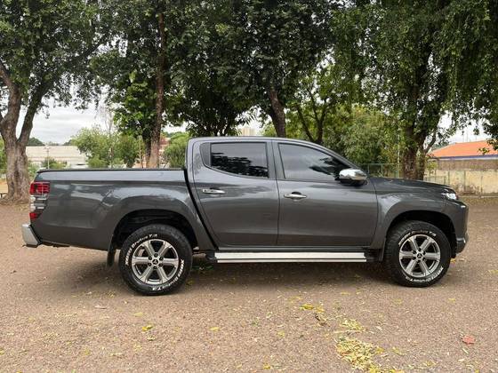 MITSUBISHI L200 TRITON 2.4 16V TURBO DIESEL SPORT HPE CD 4P 4X4 AUTOMÁTICO